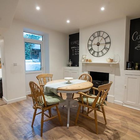 Stylish And Modern Town Centre End-Of Terrace Home Newton Abbot Kültér fotó