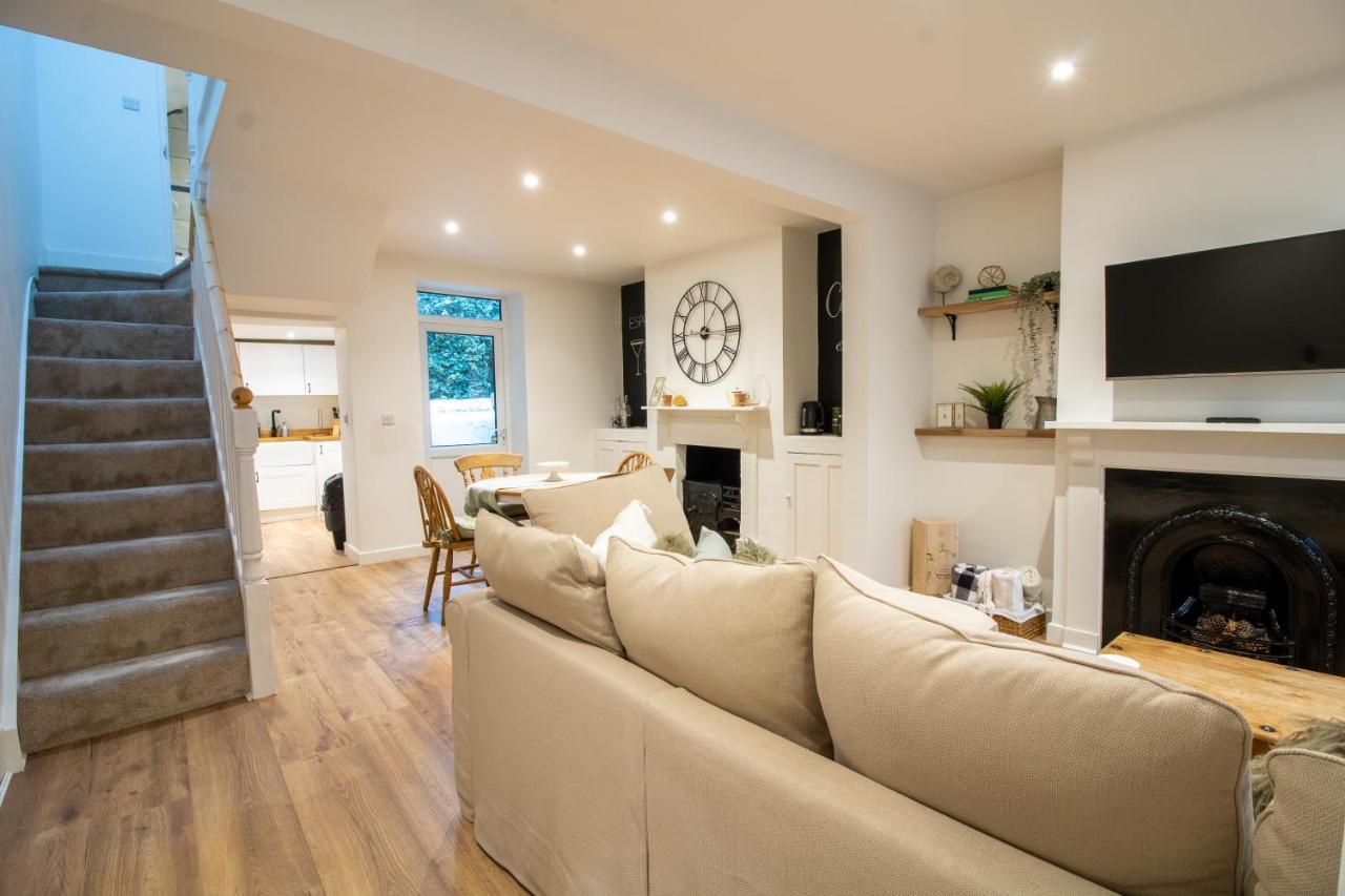 Stylish And Modern Town Centre End-Of Terrace Home Newton Abbot Kültér fotó