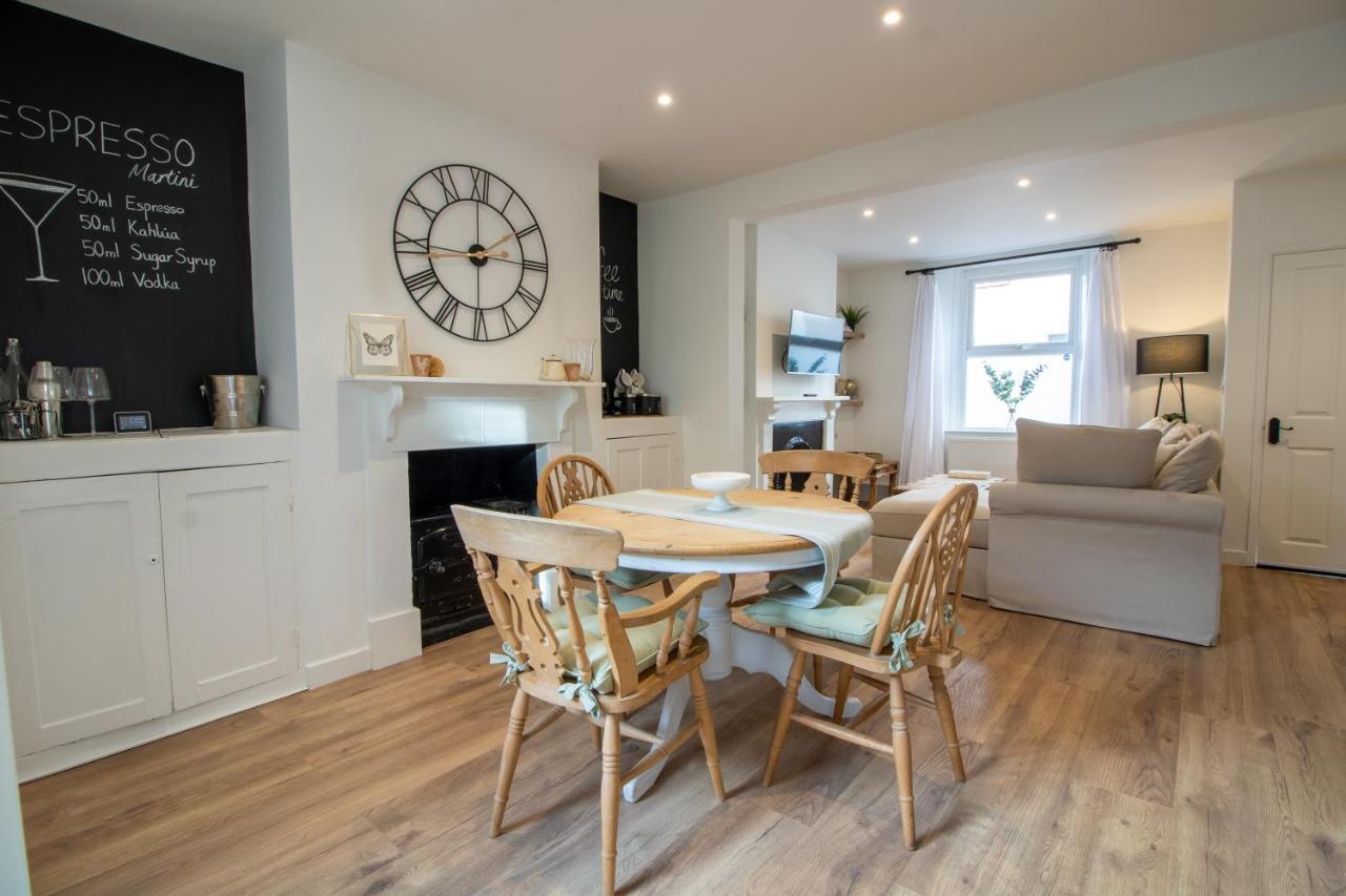 Stylish And Modern Town Centre End-Of Terrace Home Newton Abbot Kültér fotó